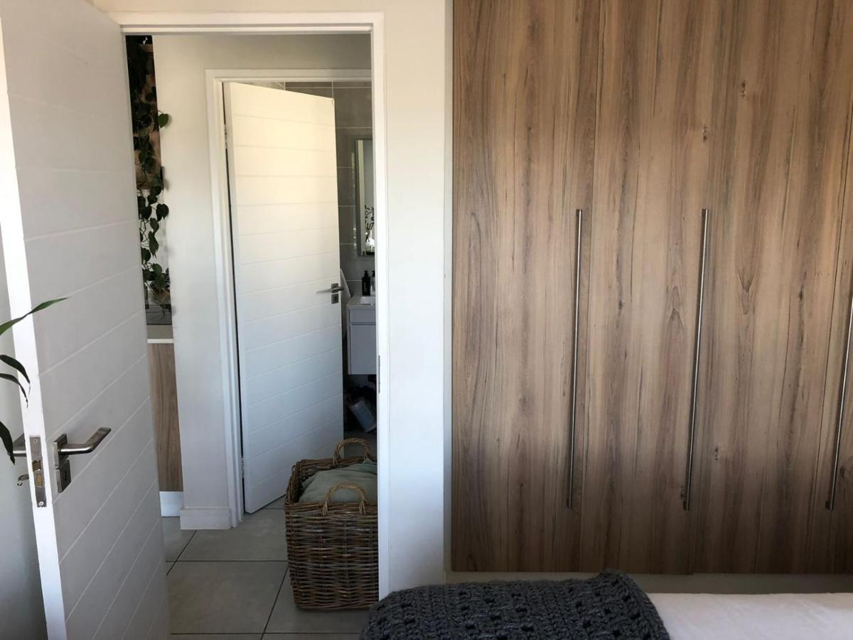 Luxury One Bedroom Apartment Somerset West Eksteriør billede